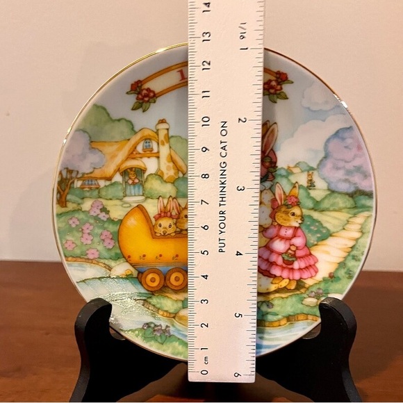 Vintage 1992 “Springtime Stroll” by Avon Porcelain Easter Plate Trimmed … - Picture 4 of 4